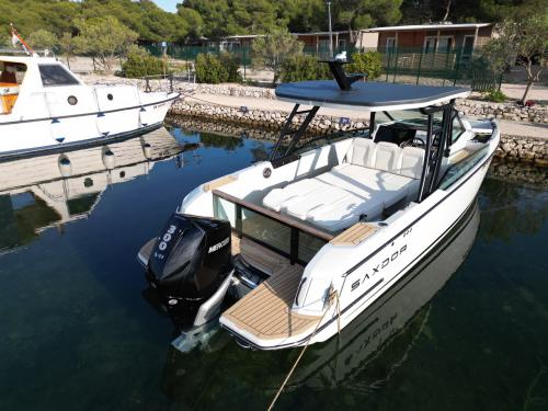 Motoryacht Saxdor 270 GTO chartern in Solaris Yacht Marina