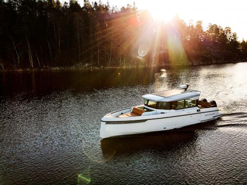 Motoryacht Saxdor 320 GTC Yachtcharter in Anavissou Marina