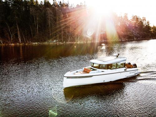 Motor yacht Saxdor 320 GTC available for charter in Sukosan Bibinje