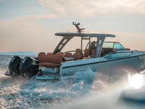 Motor yacht Saxdor 320 GTO for charter in Athens