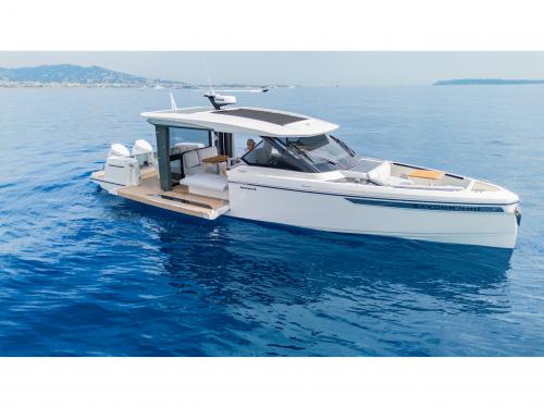 Motor yacht Saxdor 400 GTO available for charter in Agios Kosmas Marina