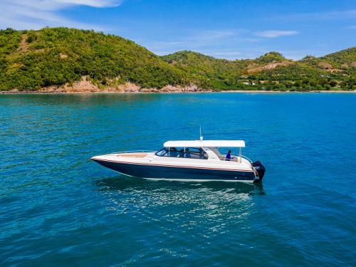 Motoryacht SB399 Yachtcharter in Bo Phut Motoryacht SB399 Yachtcharter in Bo Phut