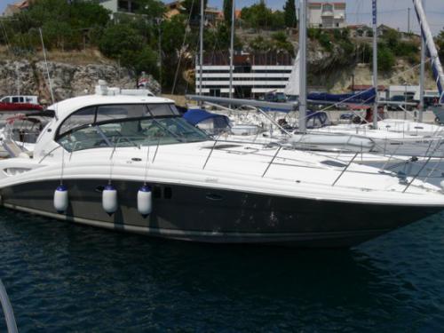 Yacht Sea Ray 455 for hire in Sibenik