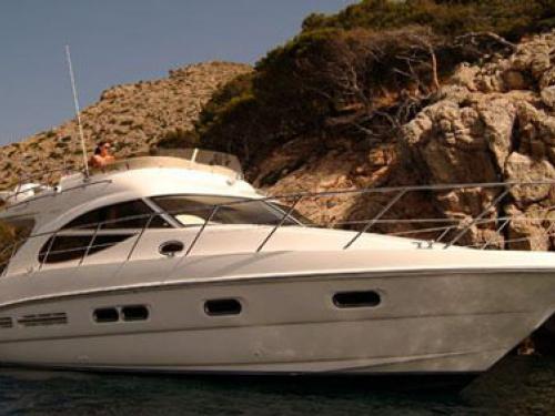 Motoryacht Sealine F42.5 chartern in Marina Seget Donji