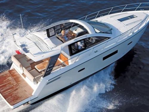 Motor yacht Sealine SC42 available for charter in Puerto Portals