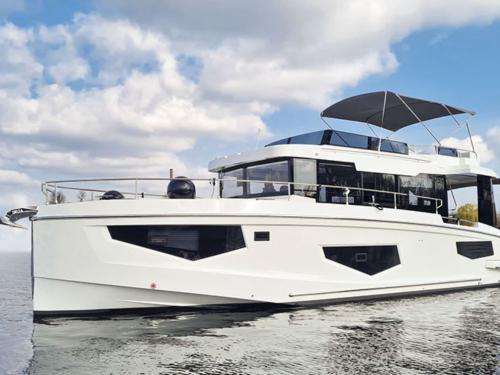 Motorboot Seamaster 45 chartern in Marina Inselblick