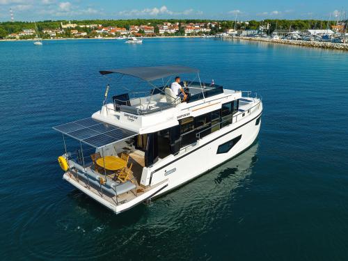 Motor yacht Seamaster 45 for charter in Marina Sangulin