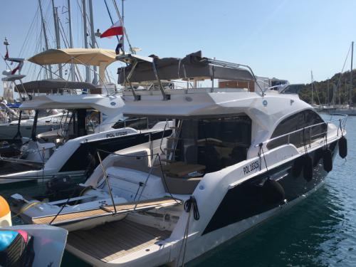 Motoryacht Sessa 42 Fly Yachtcharter in Rogoznica