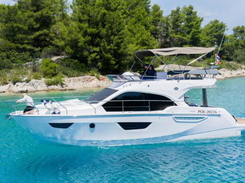 Motoryacht Sessa 42 Fly chartern in Stobrec Port