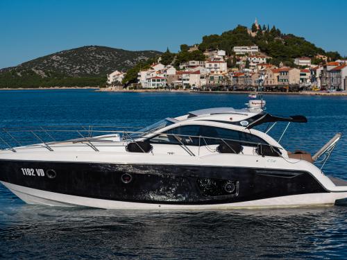 Motorboot Sessa C 38 Yachtcharter in Tribunj