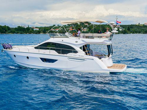 Motorboot Sessa Fly 47 Yachtcharter in Stobrec Port