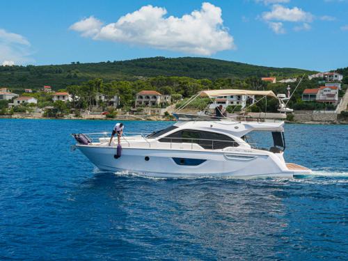 Motor yacht Sessa Fly 47 for charter in Sukosan Bibinje