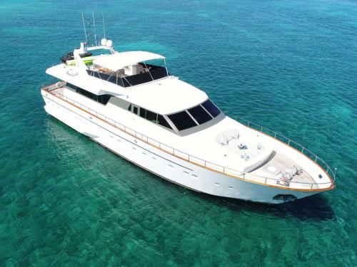 Motoryacht SL 80 Yachtcharter in Palm Cay Marina
