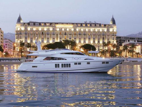 Squadron 78 Luxury Yacht for charter in San Vincenzo (Italy)