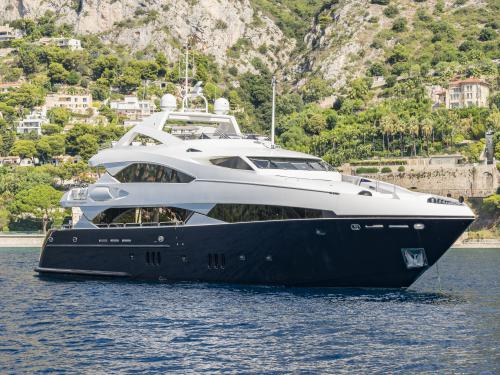 Motorboat Sunseeker 125 available for charter in Port Hercules