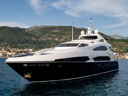 Yacht Sunseeker 125 for rent in Kos City