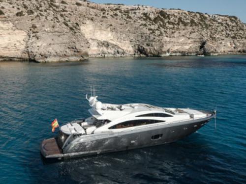 Motorboat Sunseeker 86 available for charter in Ibiza Town