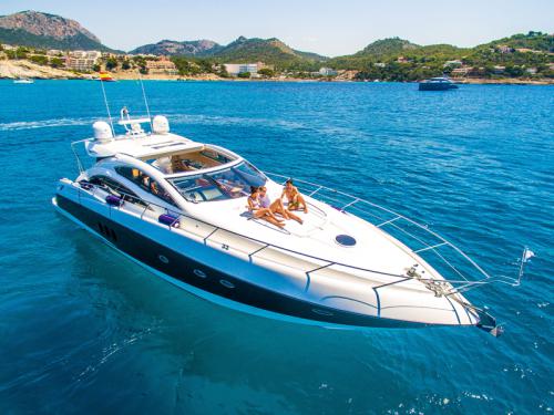Yacht Sunseeker Predator 62 Yachtcharter in Port Adriano