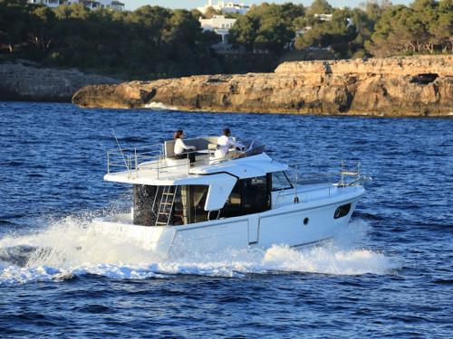 Motoryacht Swift Trawler 30 Yachtcharter in Pula Motoryacht Swift Trawler 30 Yachtcharter in Pula