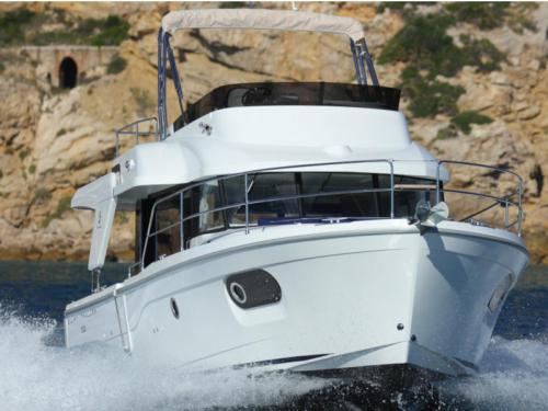 Motor yacht Swift Trawler 35 available for charter in Marina Kornati