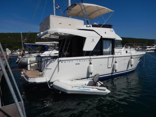 Motoryacht Swift Trawler 35 Yachtcharter in Zadar