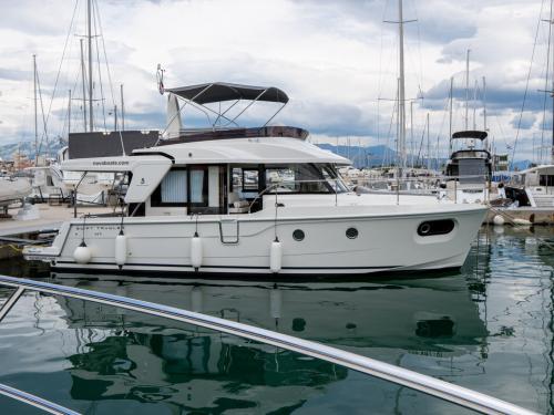 Yacht Swift Trawler 41 chartern in ACI Marina Split
