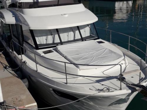 Motor yacht Swift Trawler 41 for hire in Pula