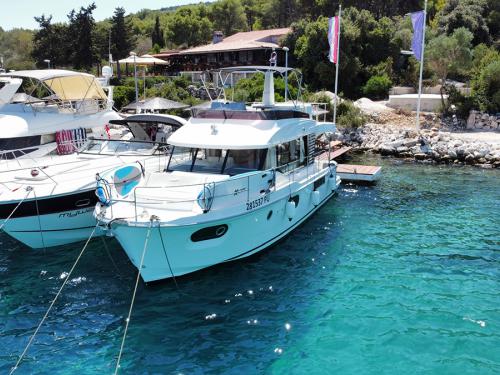Motor yacht Swift Trawler 41 for hire in Marina Kornati