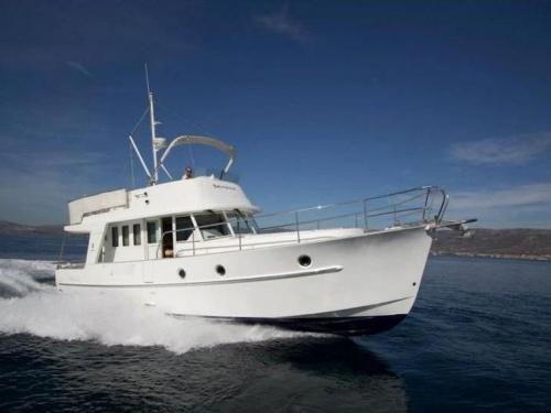 Motorboat Swift Trawler 42 for rent in Zadar