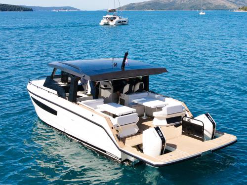 Motoryacht T38 chartern in Seget