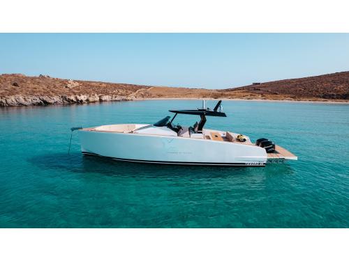 Motorboot T40 Yachtcharter in Marina Parikia Port