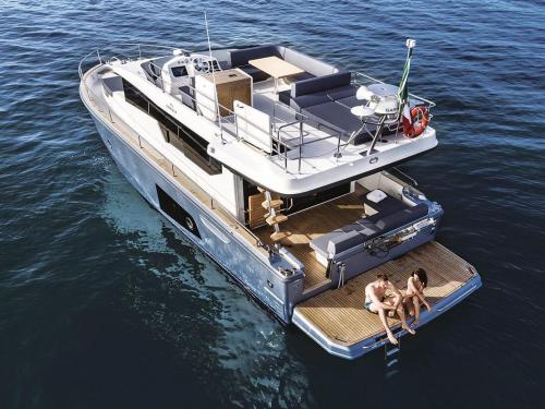 Motor yacht T43 available for charter in Portisco