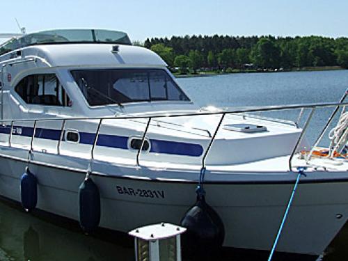 Motor yacht Taylan Star 900 available for charter in Boathouse Himmelpfort