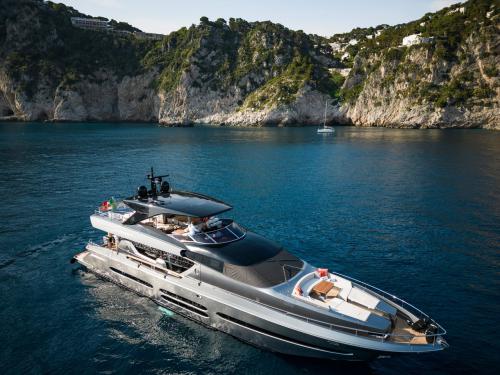 Motoryacht Technema 90 Yachtcharter in Castellammare di Stabia