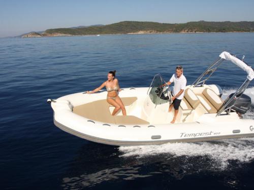 Motorboat Tempest 600 available for charter in Saint Cyprien