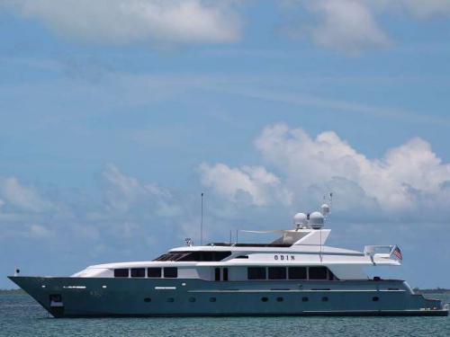 Motoryacht Trinity T016 Yachtcharter in Nassau