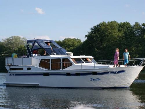 Hausboot Vacance 1300 Yachtcharter in Fünfseen