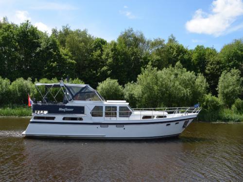 Motorboat Valkkruiser 1350 for rent in Drachten
