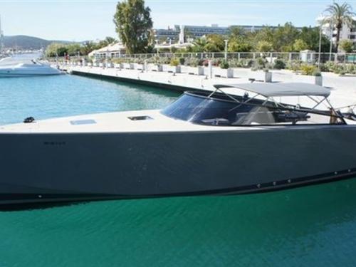 Yacht VanDutch 40 for rent in Marina Ibiza