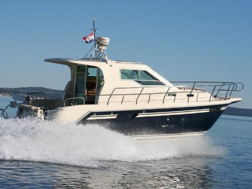 Motoryacht Vektor 950 Yachtcharter in Marina Dalmacija
