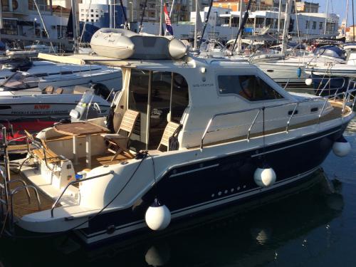 Motoryacht Vektor 950 Yachtcharter in Marina Zadar
