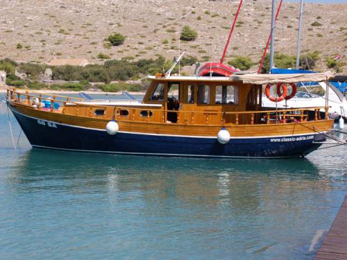 Motoryacht Wooden Yacht Yachtcharter in Zadar