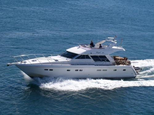 Motor yacht Yaretti 1910 for charter in Marina Kremik