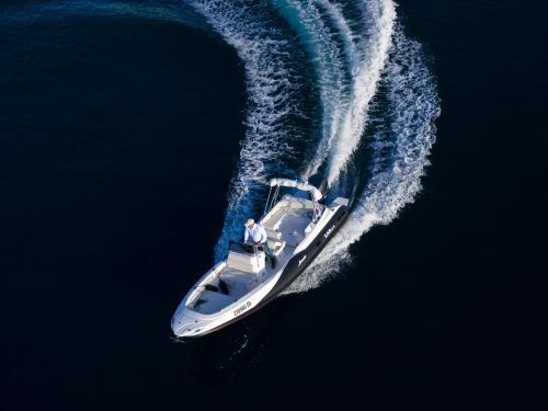 Motorboat Zar 65 Suite for rent in Sukosan Bibinje