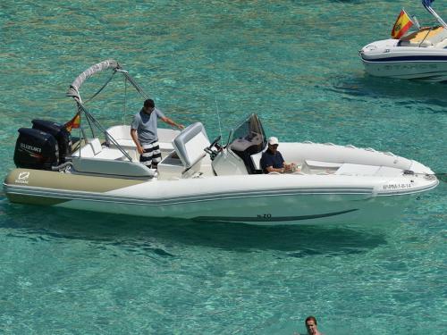 Yacht Zodiac N-ZO 760 chartern in Yachtclub de Mar