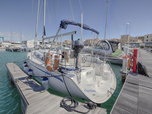 Yacht Bavaria 30 for charter in Marina di San Vincenzo