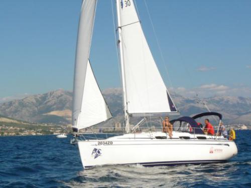 Yacht Bavaria 30 available for charter in Marina Pirovac