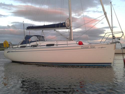 Sailing yacht Bavaria 30 for charter in Largs