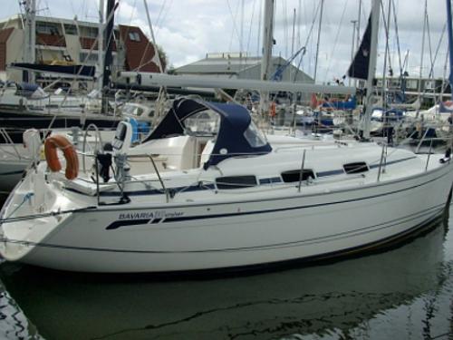 Sailing yacht Bavaria 30 Cruiser available for charter in Trget Harbour