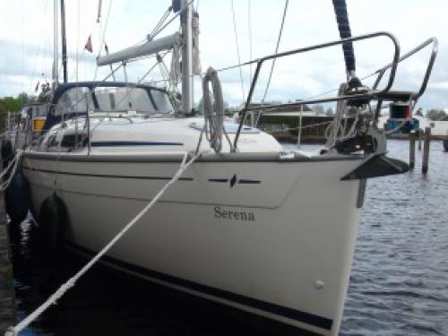 Sailing yacht Bavaria 31 Cruiser available for charter in Lemmer
